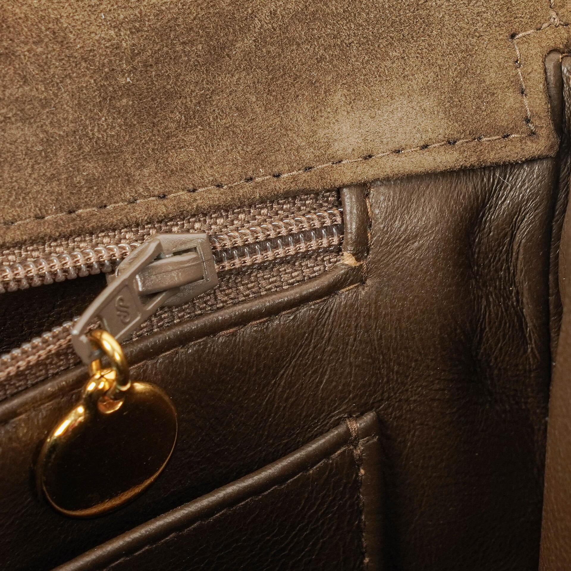 Chanel Jumbo CC Vertical Flap Bag aus gestepptem Wildleder mit 24K vergoldeter Hardware