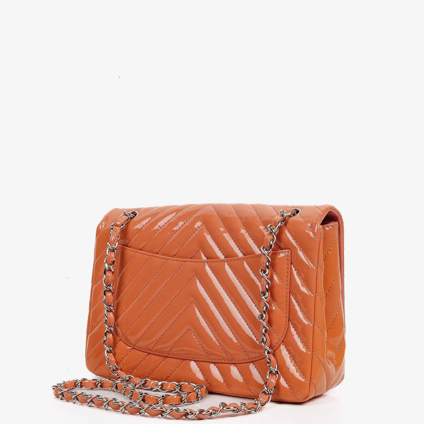 Chanel Jumbo Classic Single Flap Tasche aus gestepptem Chevron-Lackleder mit silberfarbener Hardware