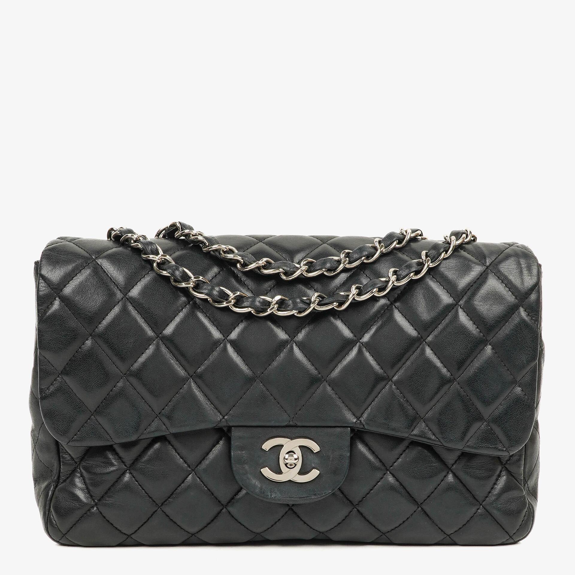 Chanel Jumbo Classic Single Flap Tasche aus schwarzem gestepptem Leder mit silberfarbener Hardware