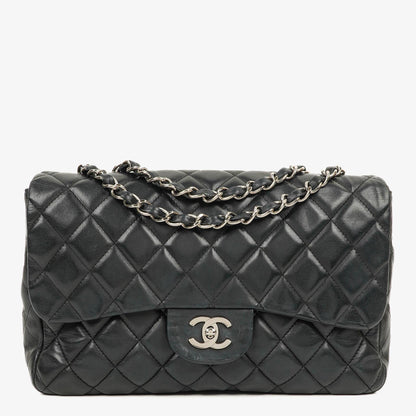 Chanel Jumbo Classic Single Flap Tasche aus schwarzem gestepptem Leder mit silberfarbener Hardware