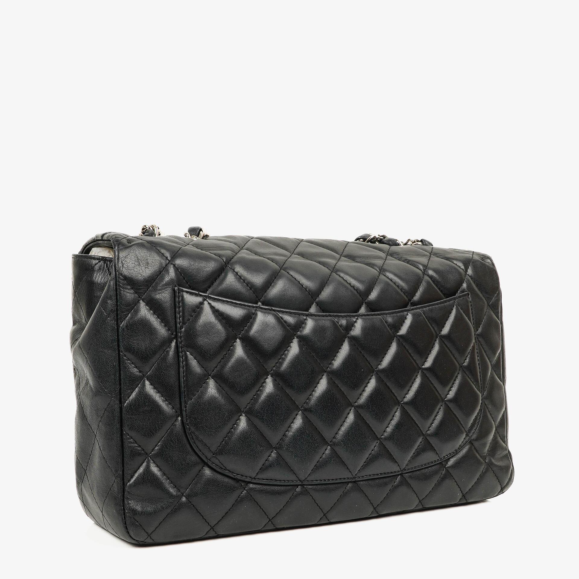 Chanel Jumbo Classic Single Flap Tasche aus schwarzem gestepptem Leder mit silberfarbener Hardware