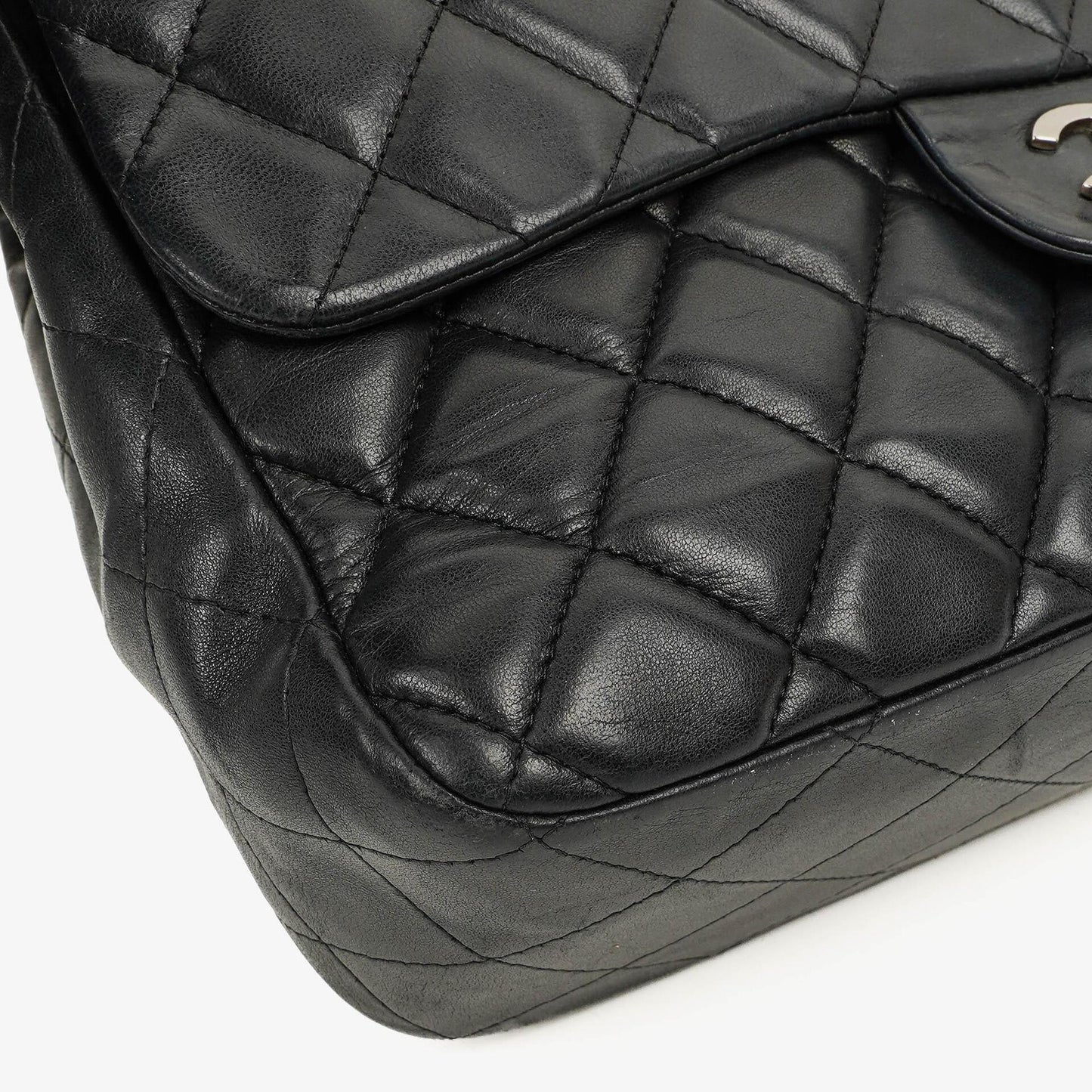 Chanel Jumbo Classic Single Flap Tasche aus schwarzem gestepptem Leder mit silberfarbener Hardware