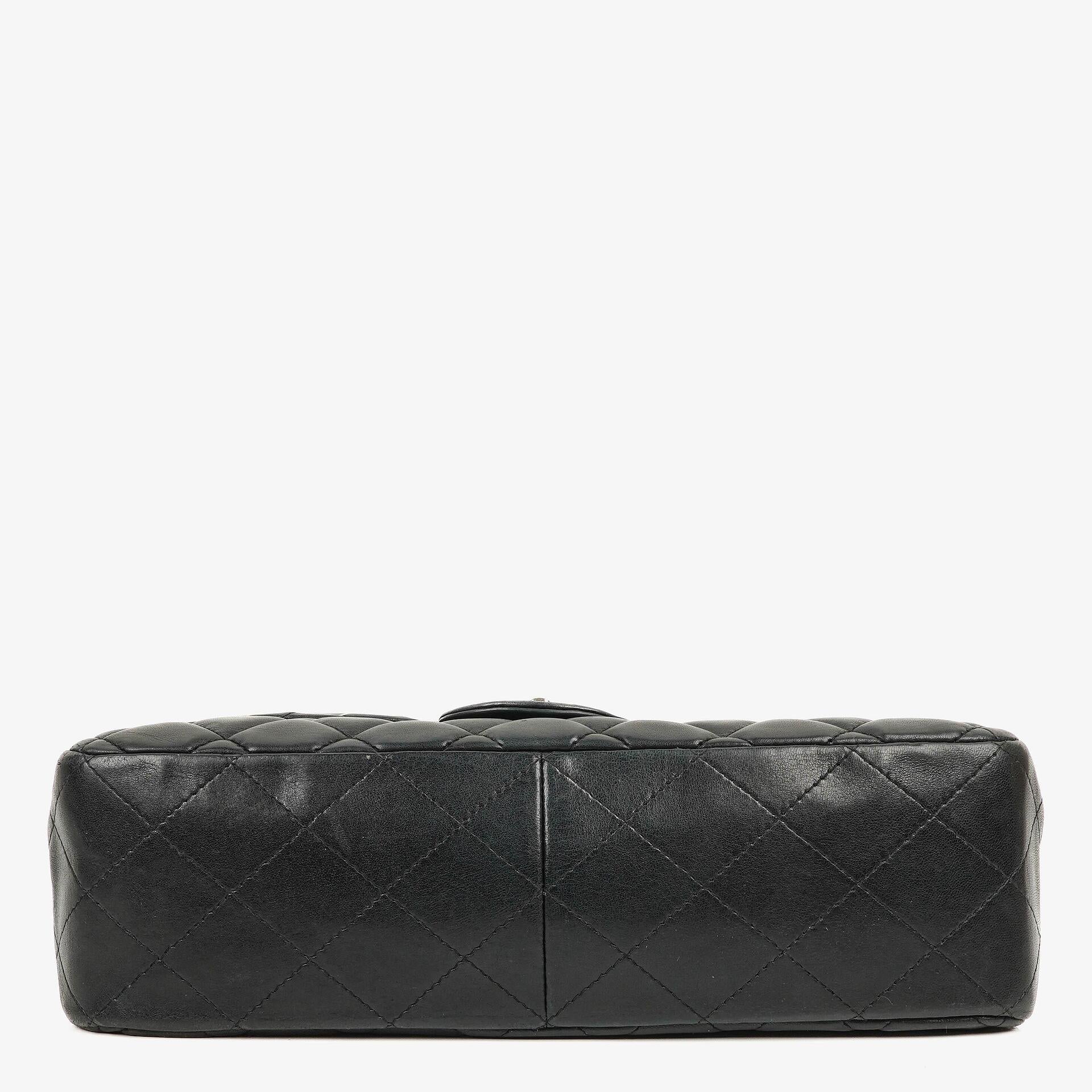 Chanel Jumbo Classic Single Flap Tasche aus schwarzem gestepptem Leder mit silberfarbener Hardware