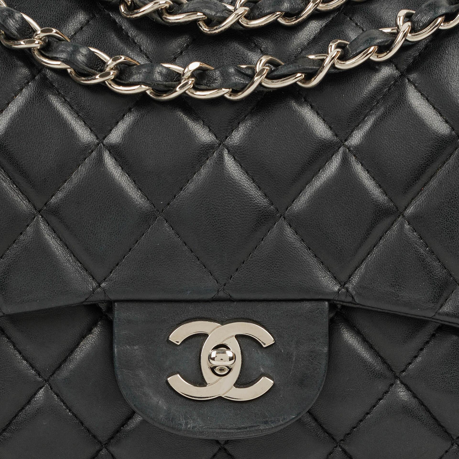Chanel Jumbo Classic Single Flap Tasche aus schwarzem gestepptem Leder mit silberfarbener Hardware