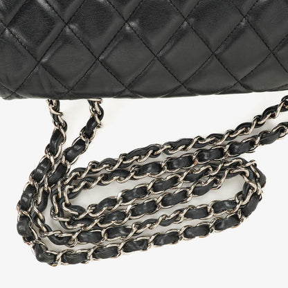 Chanel Jumbo Classic Single Flap Tasche aus schwarzem gestepptem Leder mit silberfarbener Hardware