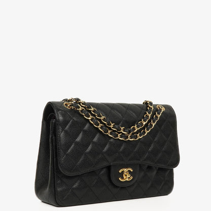 Chanel Jumbo Classic Double Flap Tasche aus schwarzem gestepptem Kaviarleder mit goldfarbenen Beschlägen