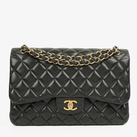 Chanel Jumbo Classic Double Flap Tasche aus schwarzem gestepptem Lammleder mit goldfarbener Hardware