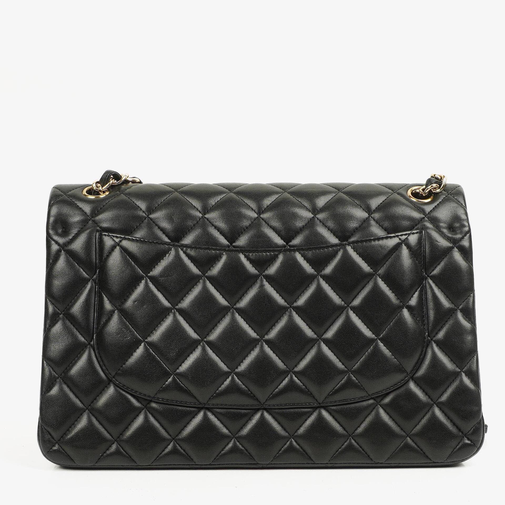 Chanel Jumbo Classic Double Flap Tasche aus schwarzem gestepptem Lammleder mit goldfarbener Hardware