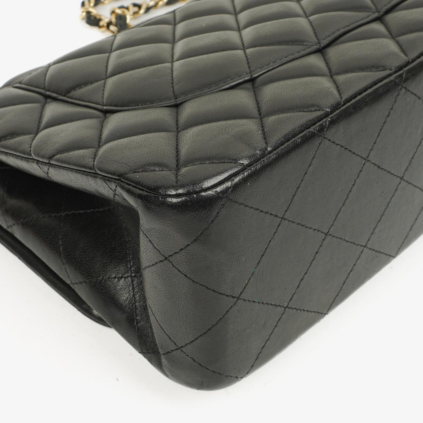 Chanel Jumbo Classic Double Flap Tasche aus schwarzem gestepptem Lammleder mit goldfarbener Hardware