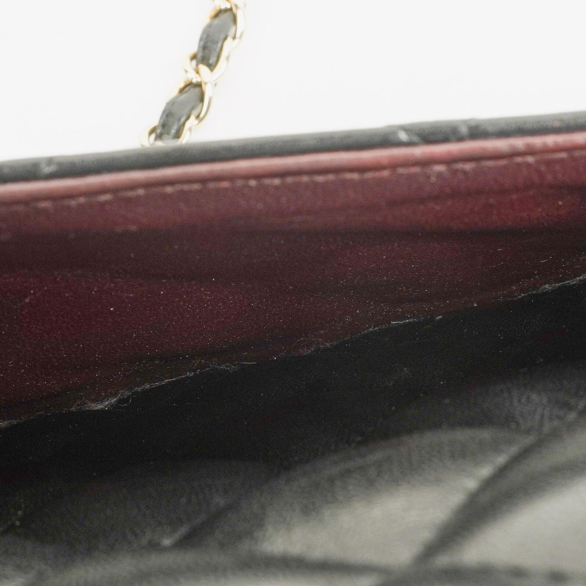 Chanel Jumbo Classic Double Flap Tasche aus schwarzem gestepptem Lammleder mit goldfarbener Hardware