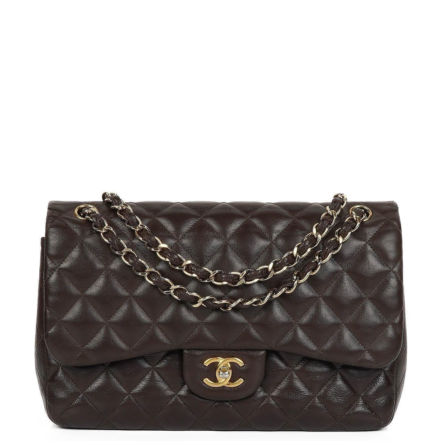 Chanel Jumbo Classic Double Flap Tasche aus braunem gestepptem Lammleder mit vergoldeter Hardware