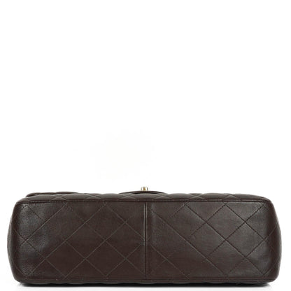 Chanel Jumbo Classic Double Flap Tasche aus braunem gestepptem Lammleder mit vergoldeter Hardware