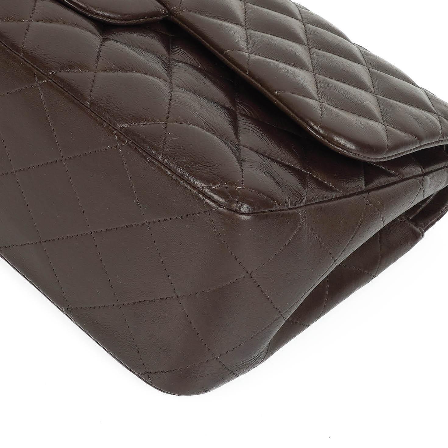 Chanel Jumbo Classic Double Flap Tasche aus braunem gestepptem Lammleder mit vergoldeter Hardware
