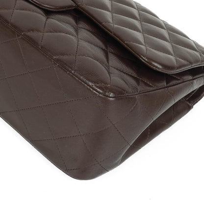 Chanel Jumbo Classic Double Flap Tasche aus braunem gestepptem Lammleder mit vergoldeter Hardware
