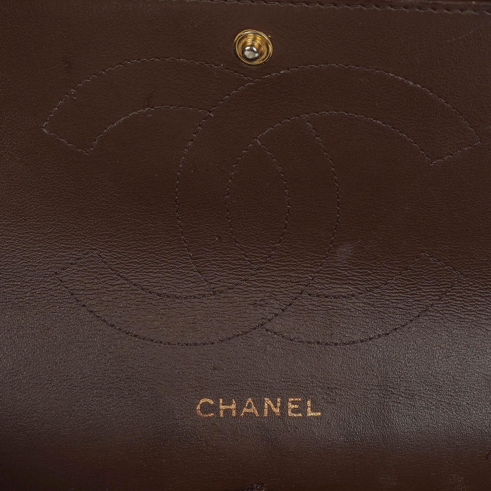 Chanel Jumbo Classic Double Flap Tasche aus braunem gestepptem Lammleder mit vergoldeter Hardware