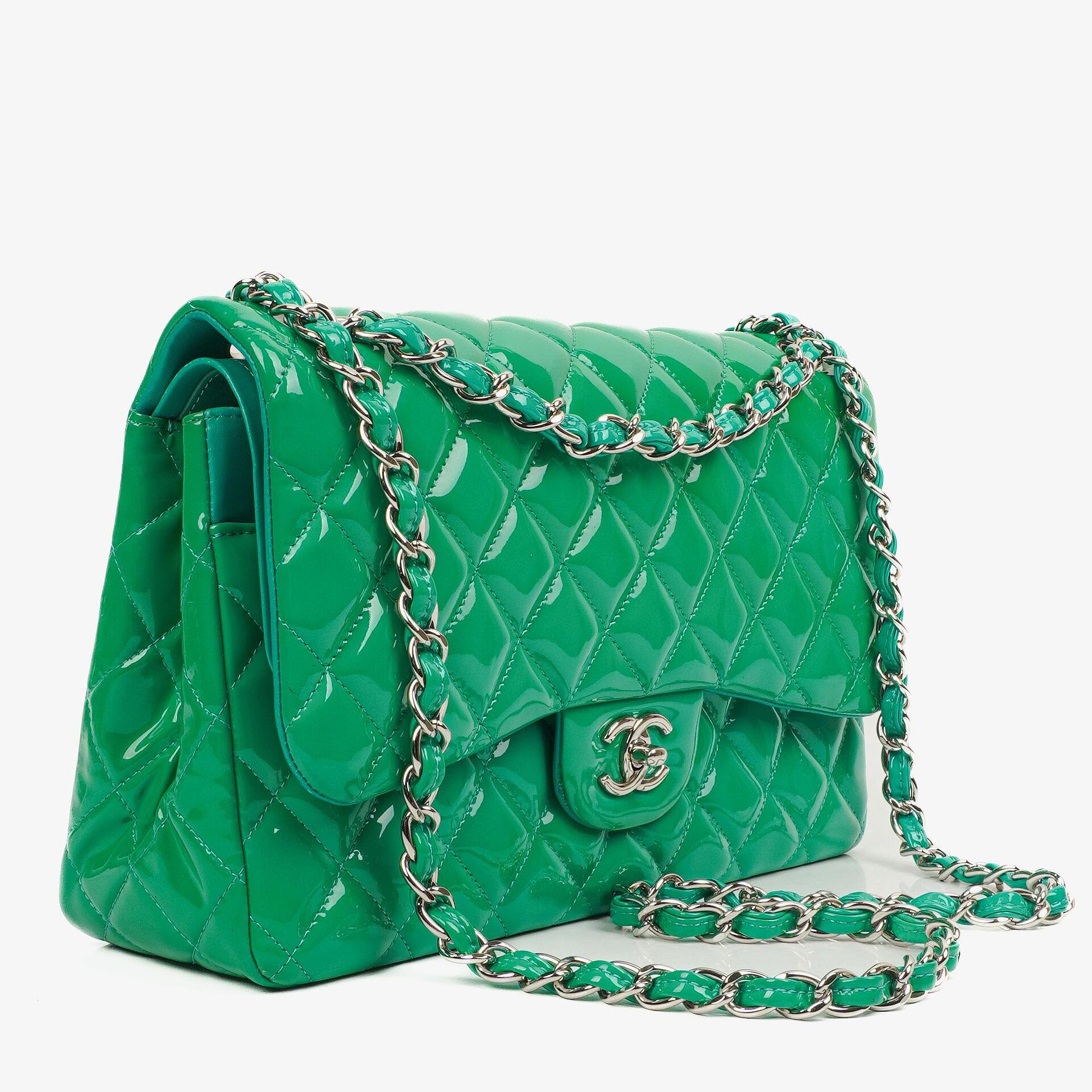 Chanel Jumbo Classic Double Flap Tasche aus türkisfarbenem gestepptem Patentleder mit silberfarbener Hardware