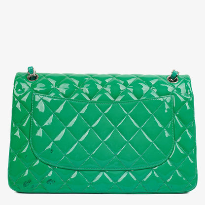 Chanel Jumbo Classic Double Flap Tasche aus türkisfarbenem gestepptem Patentleder mit silberfarbener Hardware