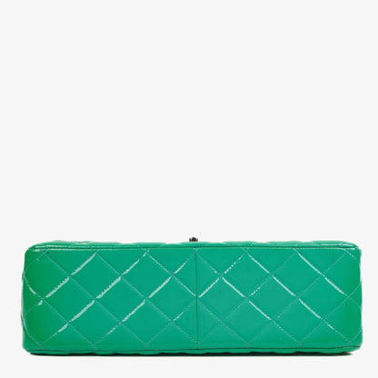 Chanel Jumbo Classic Double Flap Tasche aus türkisfarbenem gestepptem Patentleder mit silberfarbener Hardware