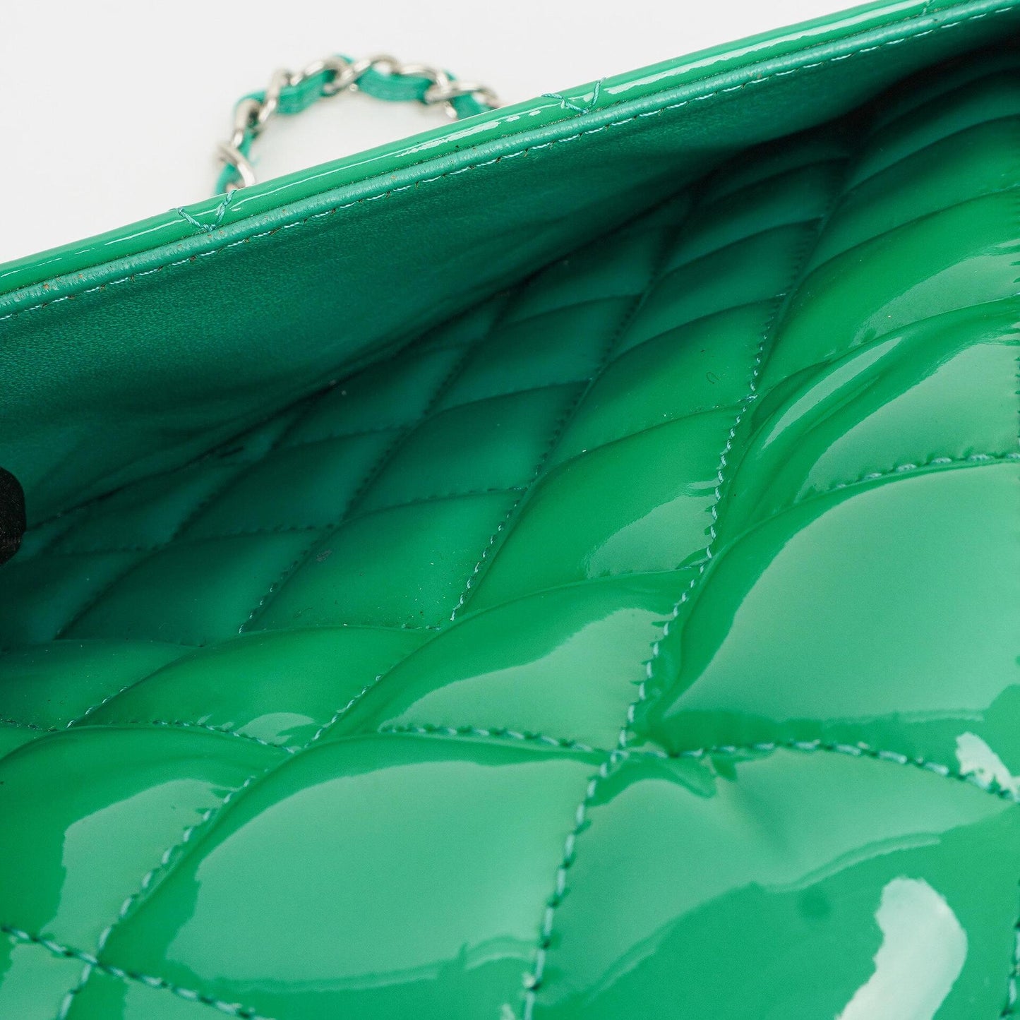 Chanel Jumbo Classic Double Flap Tasche aus türkisfarbenem gestepptem Patentleder mit silberfarbener Hardware