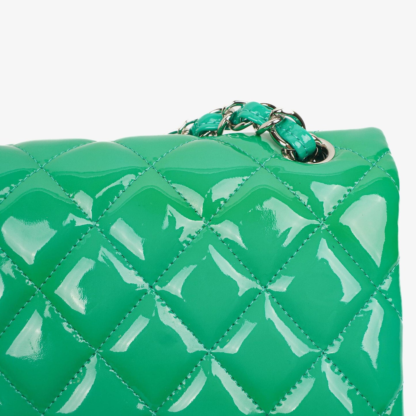 Chanel Jumbo Classic Double Flap Tasche aus türkisfarbenem gestepptem Patentleder mit silberfarbener Hardware