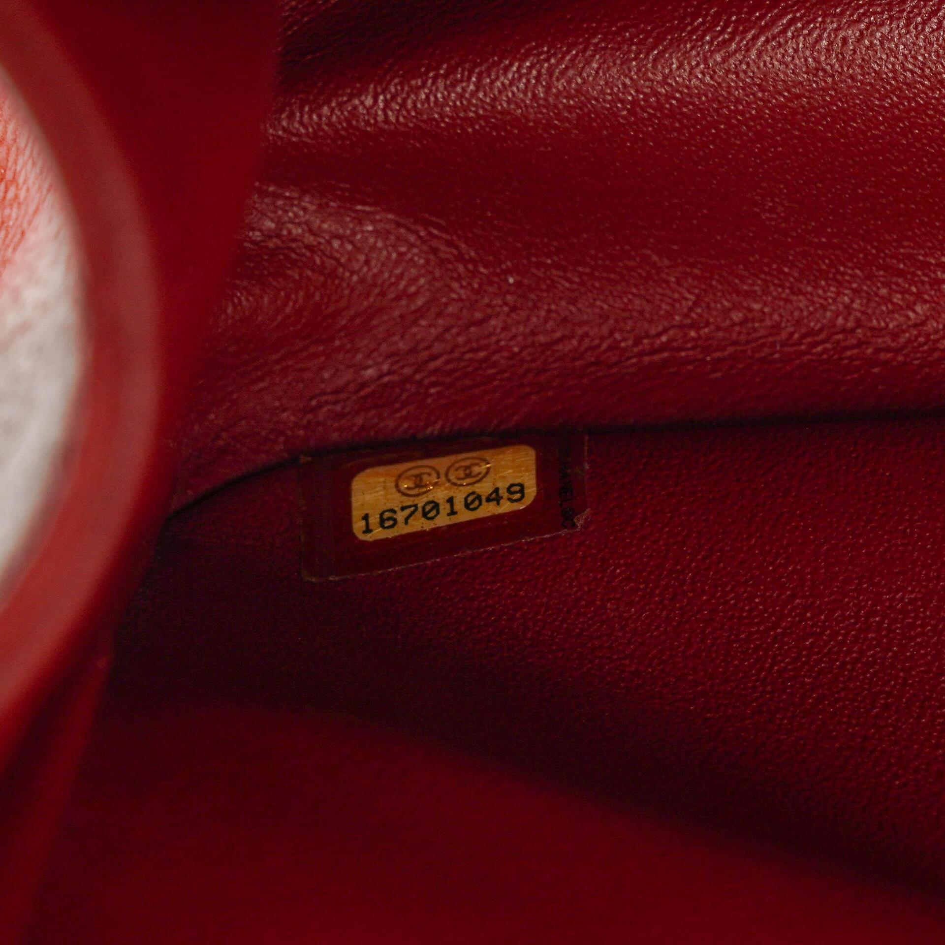 Chanel Jumbo Classic Double Flap Tasche aus rotem gestepptem Caviar-Leder mit silberfarbener Hardware