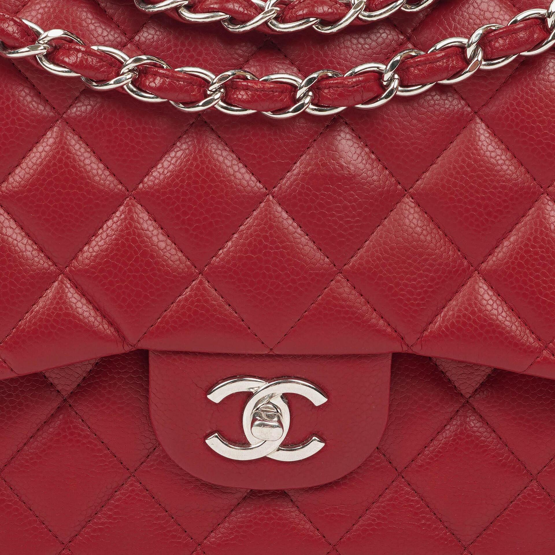 Chanel Jumbo Classic Double Flap Tasche aus rotem gestepptem Caviar-Leder mit silberfarbener Hardware
