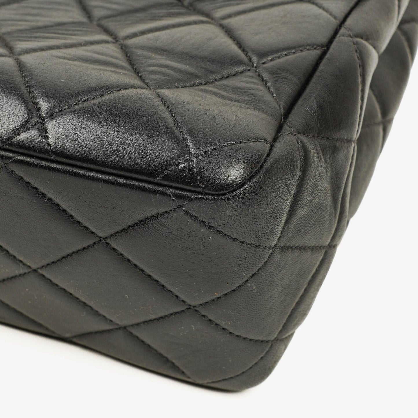 Chanel Jumbo Classic Single Flap Tasche aus schwarzem gestepptem Lammleder mit 24K vergoldeten Beschlägen