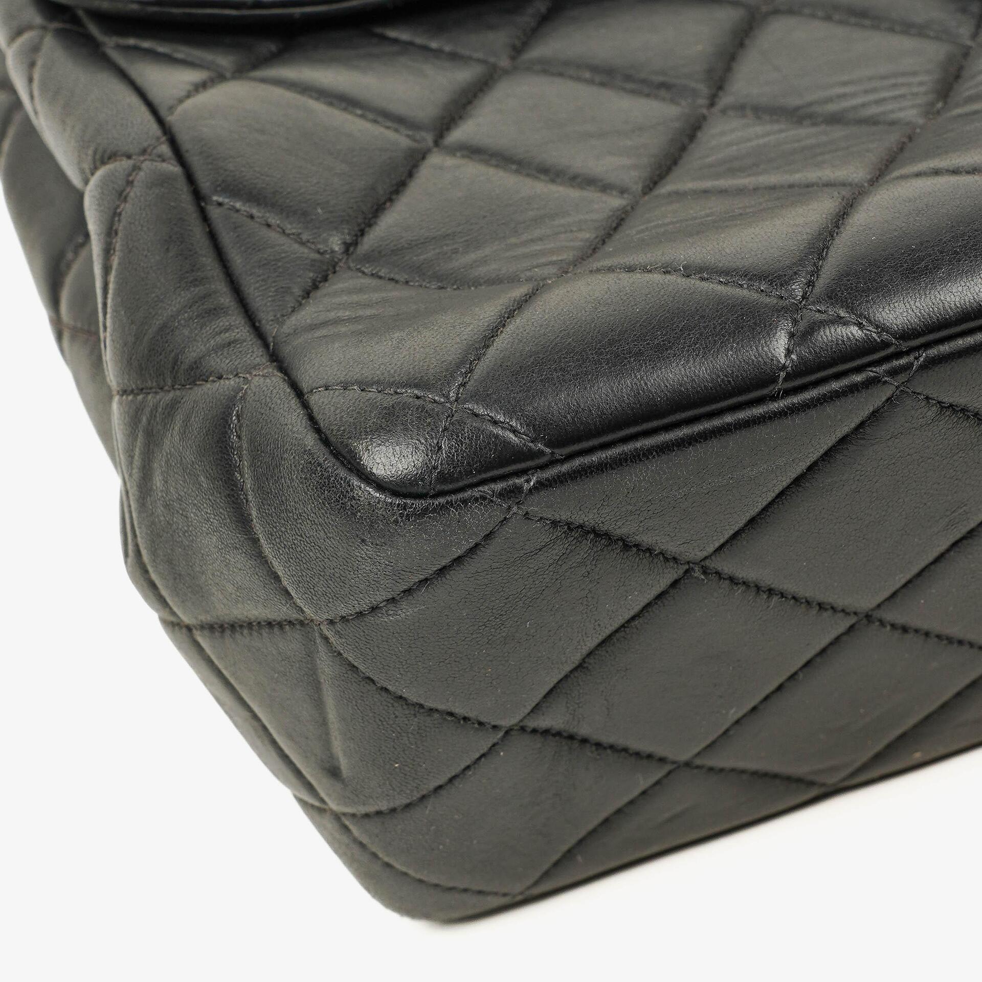 Chanel Jumbo Classic Single Flap Tasche aus schwarzem gestepptem Lammleder mit 24K vergoldeten Beschlägen