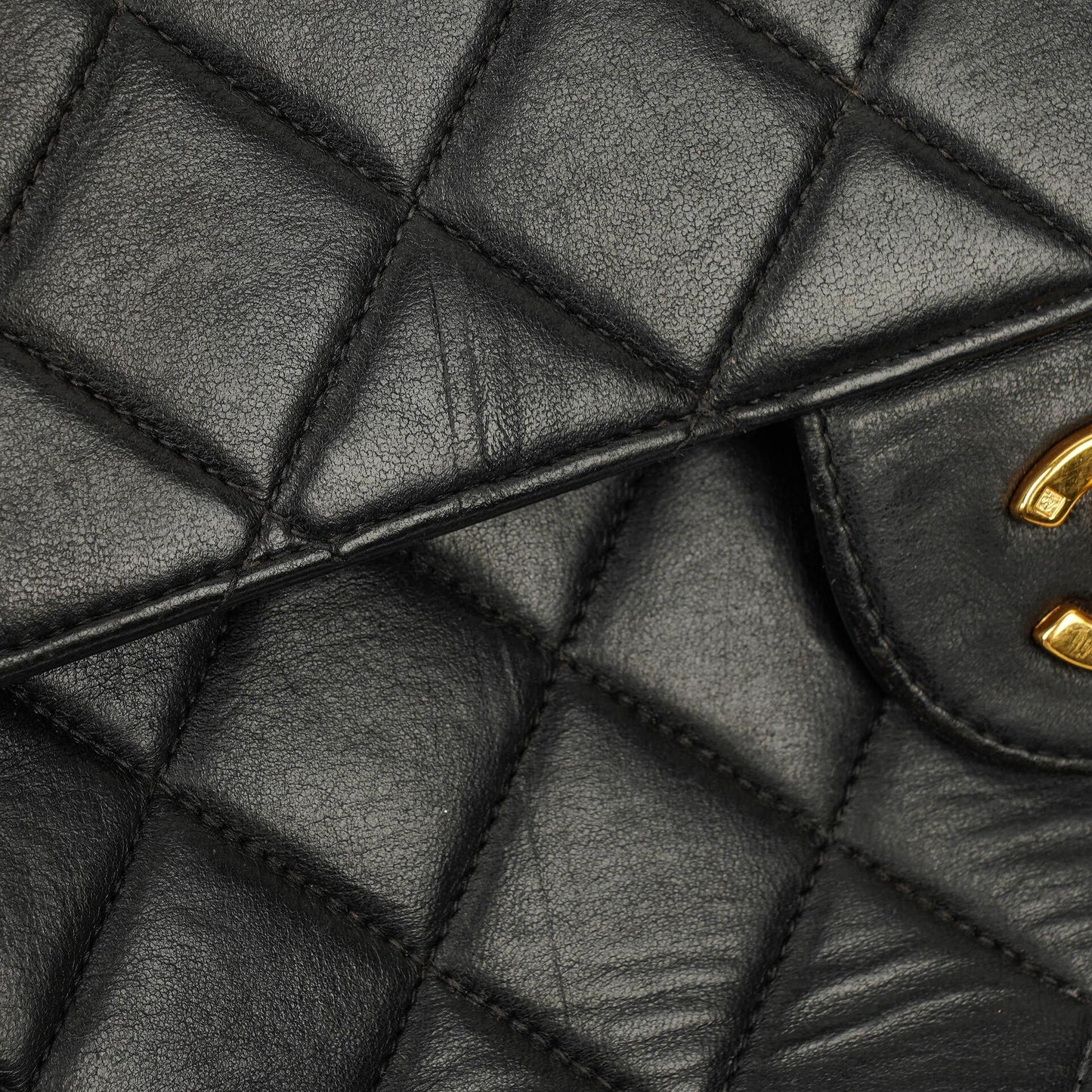 Chanel Jumbo Classic Single Flap Tasche aus schwarzem gestepptem Lammleder mit 24K vergoldeten Beschlägen