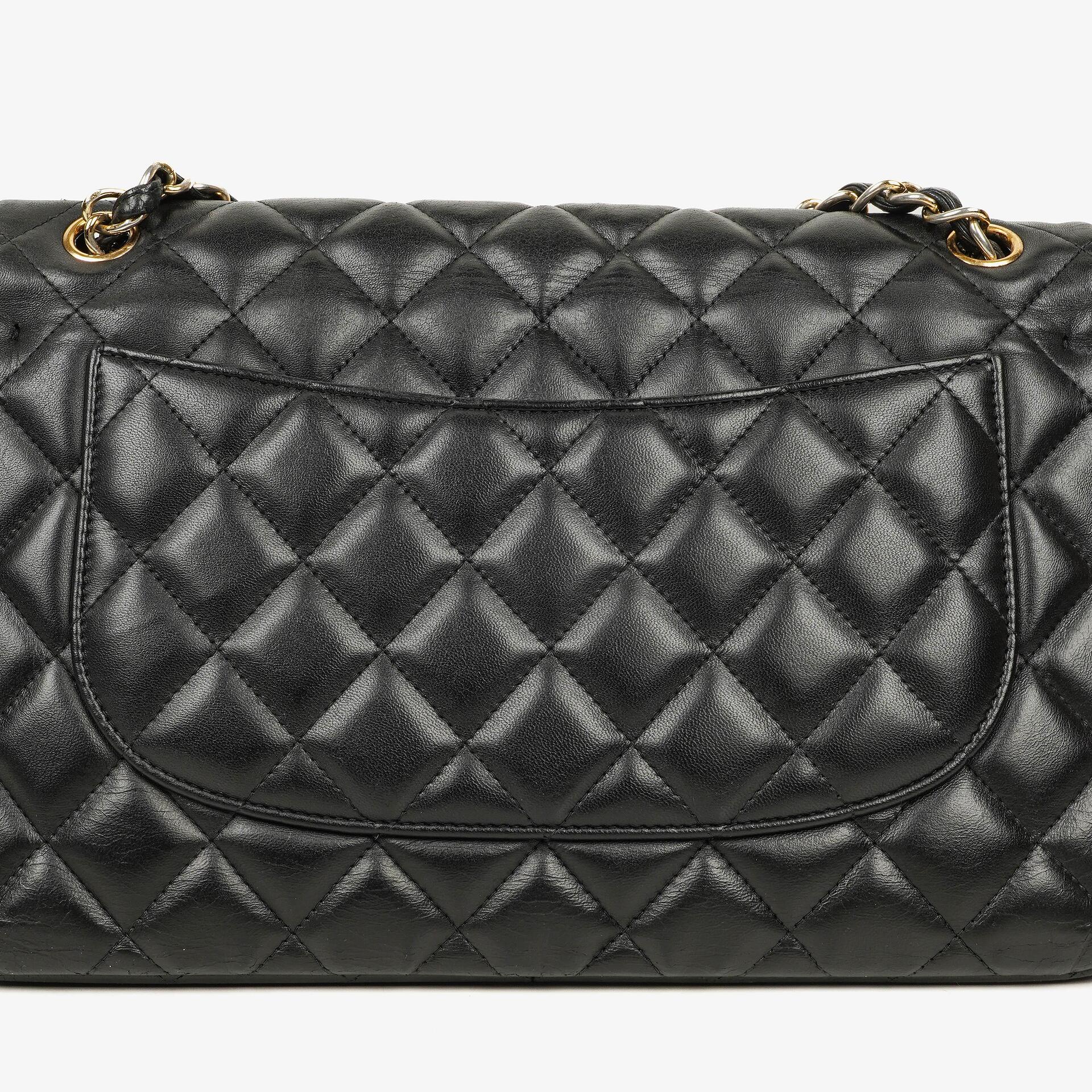 Chanel Jumbo Classic Single Flap Tasche aus schwarzem gestepptem Lammleder mit goldfarbenen Beschlägen