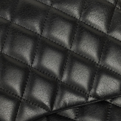 Chanel Jumbo Classic Single Flap Tasche aus schwarzem gestepptem Lammleder mit goldfarbenen Beschlägen
