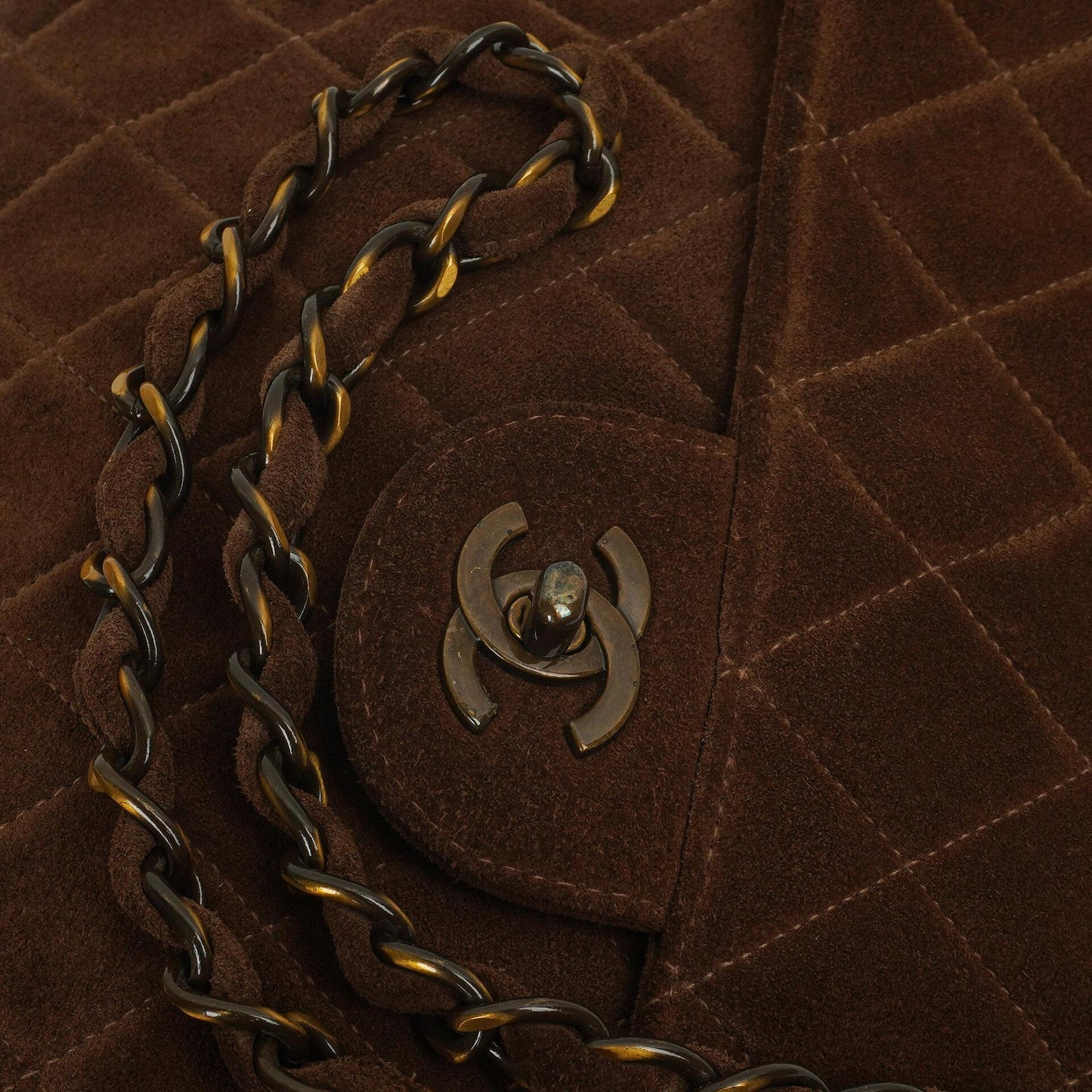 Chanel Jumbo Klassische Einzelklappen Tasche Braune Gequiltete Wildleder Mit Alter Goldbeschichtetem Zubehör