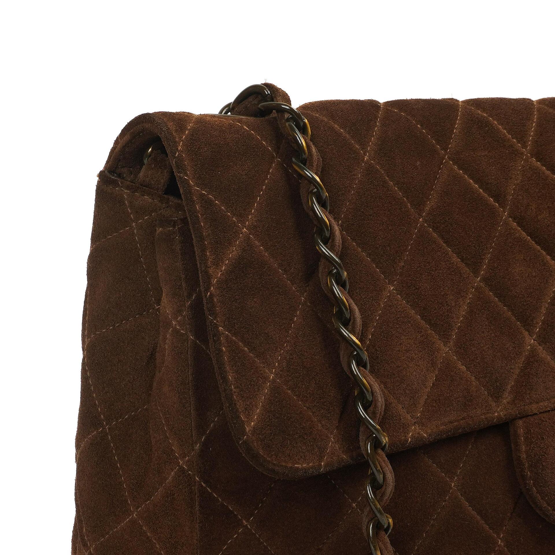 Chanel Jumbo Klassische Einzelklappen Tasche Braune Gequiltete Wildleder Mit Alter Goldbeschichtetem Zubehör