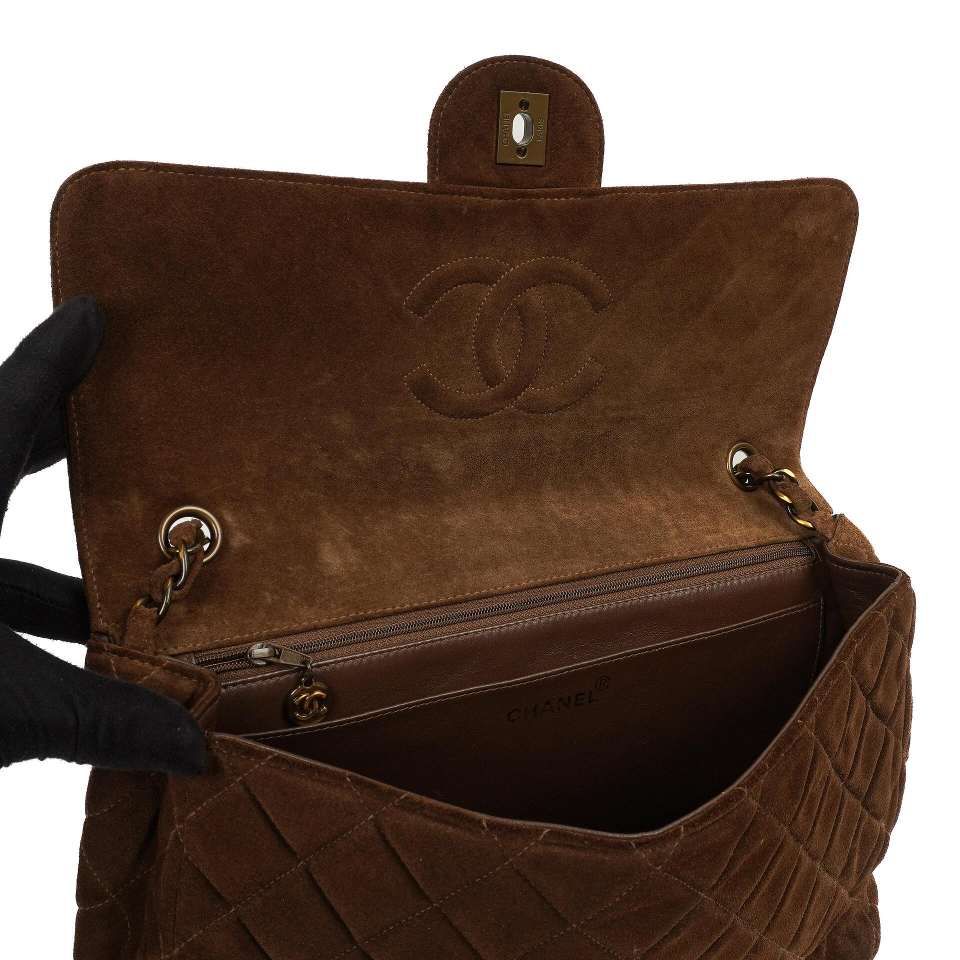 Chanel Jumbo Klassische Einzelklappen Tasche Braune Gequiltete Wildleder Mit Alter Goldbeschichtetem Zubehör