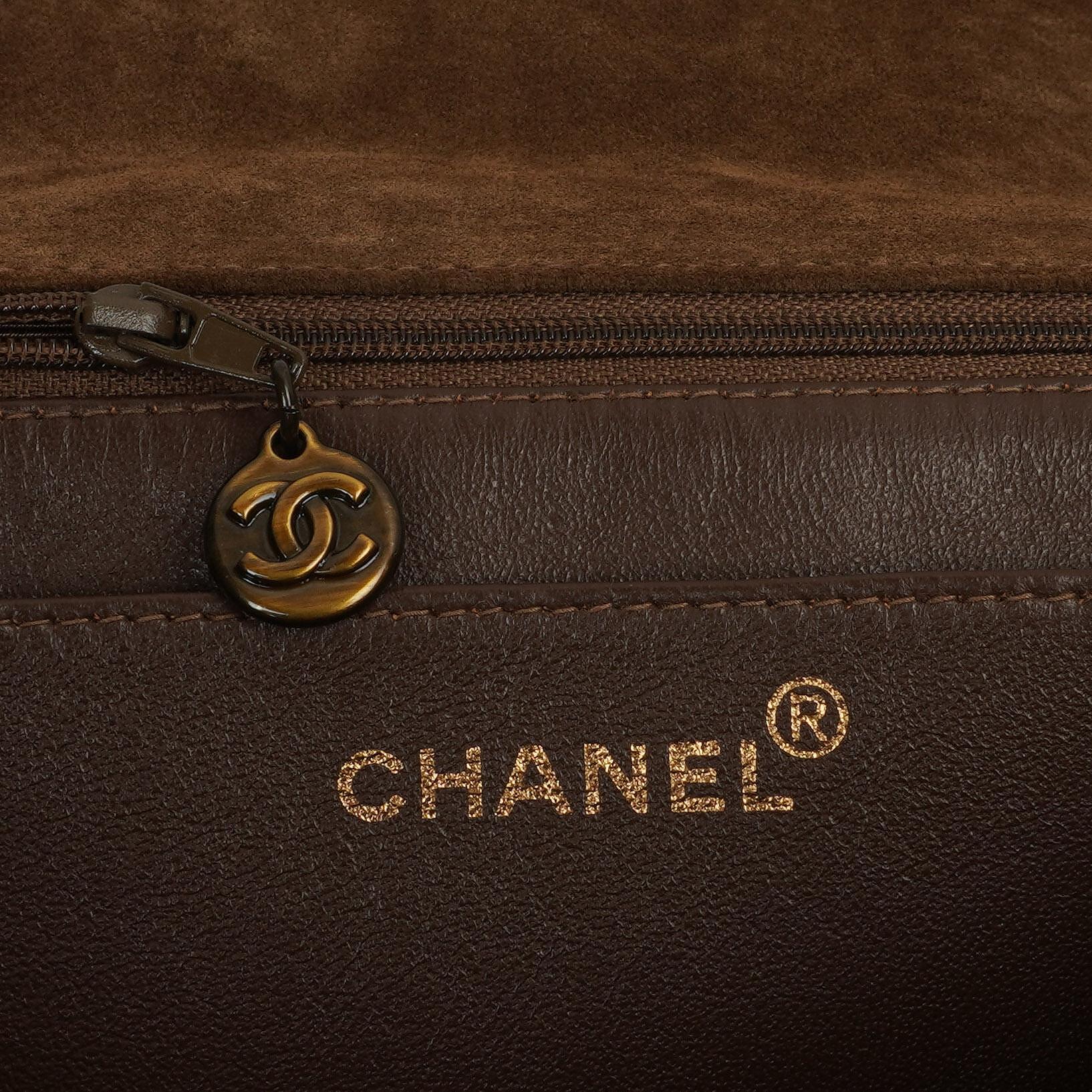 Chanel Jumbo Klassische Einzelklappen Tasche Braune Gequiltete Wildleder Mit Alter Goldbeschichtetem Zubehör