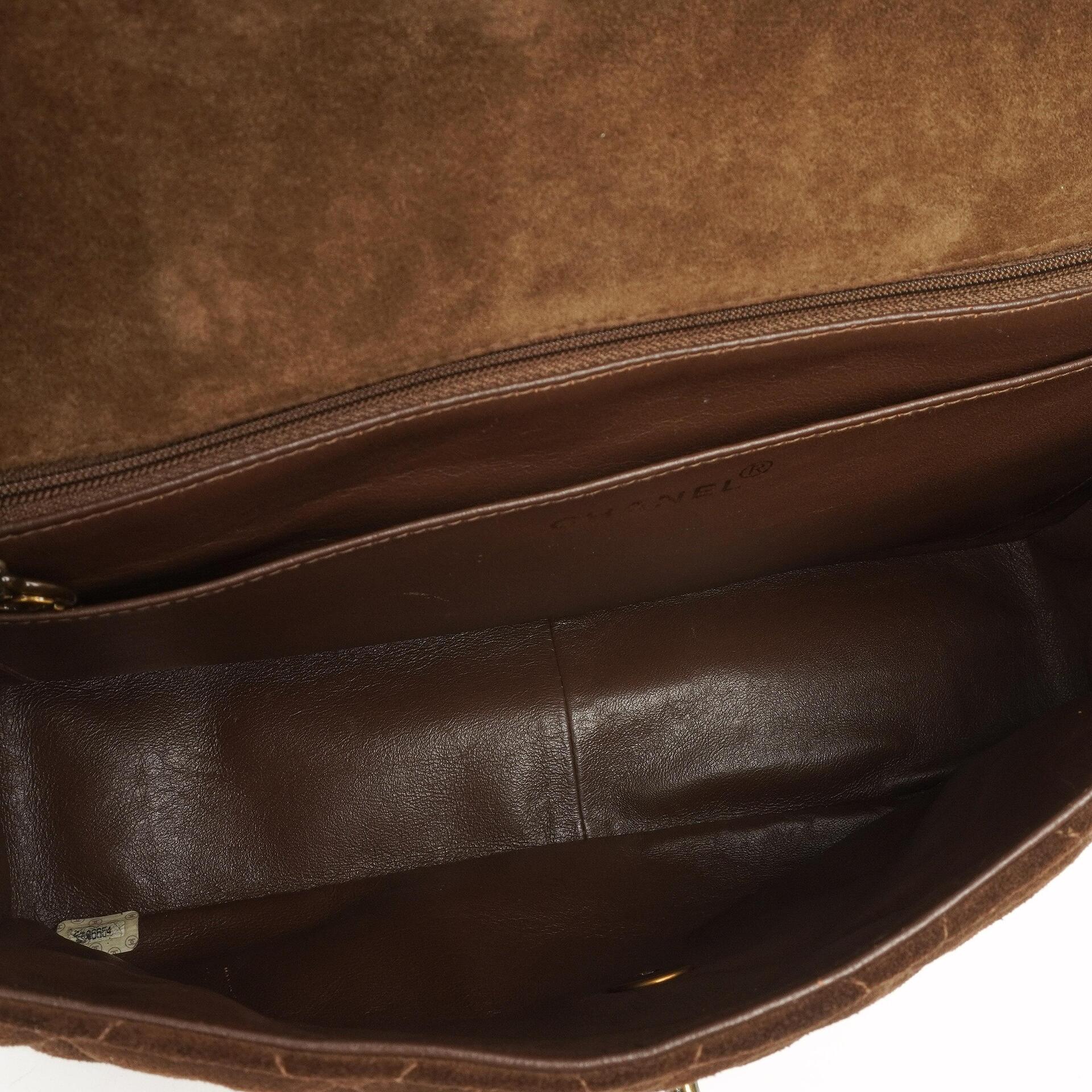 Chanel Jumbo Klassische Einzelklappen Tasche Braune Gequiltete Wildleder Mit Alter Goldbeschichtetem Zubehör
