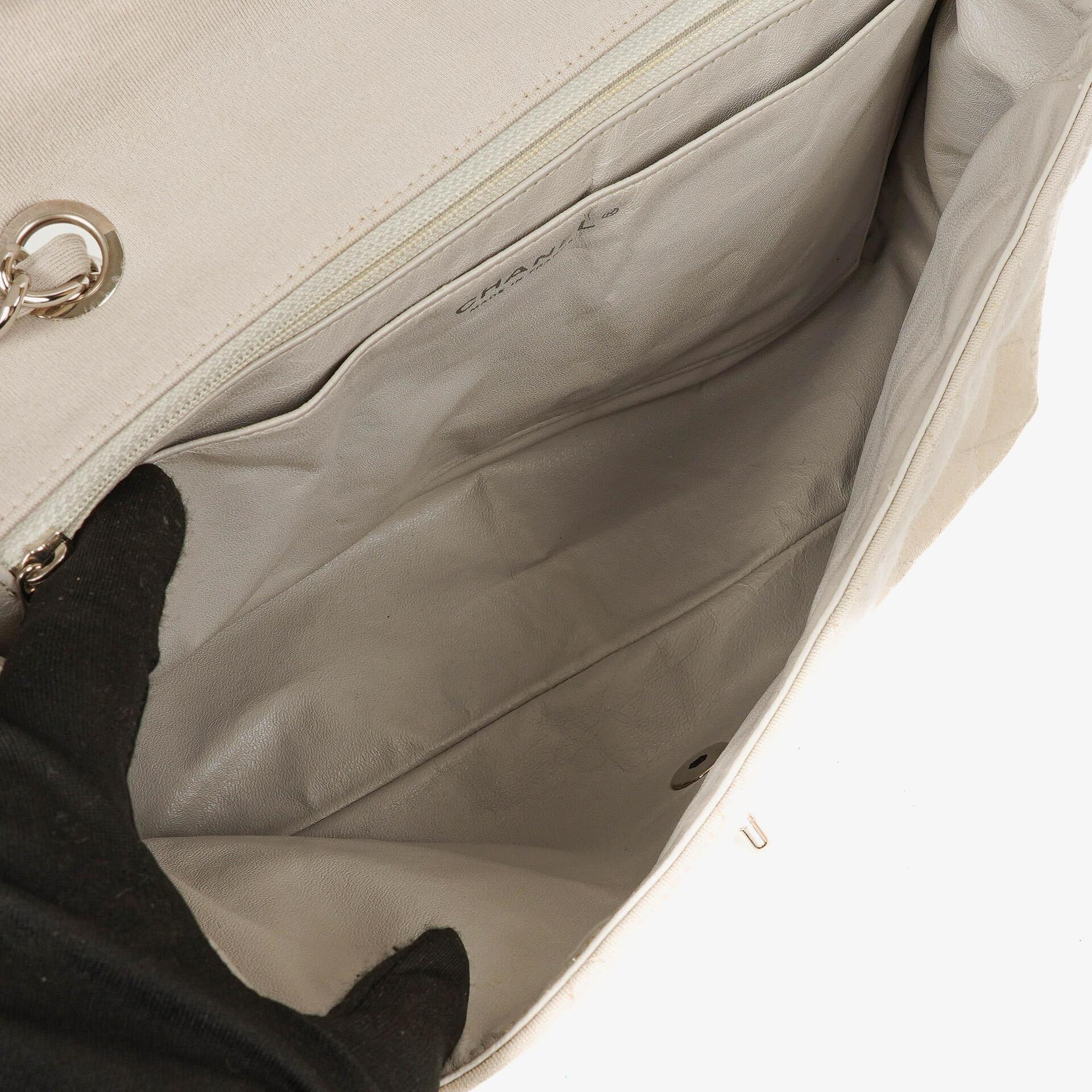 Chanel Jumbo Classic Single Flap Bag aus Jersey mit silberfarbenen Beschlägen