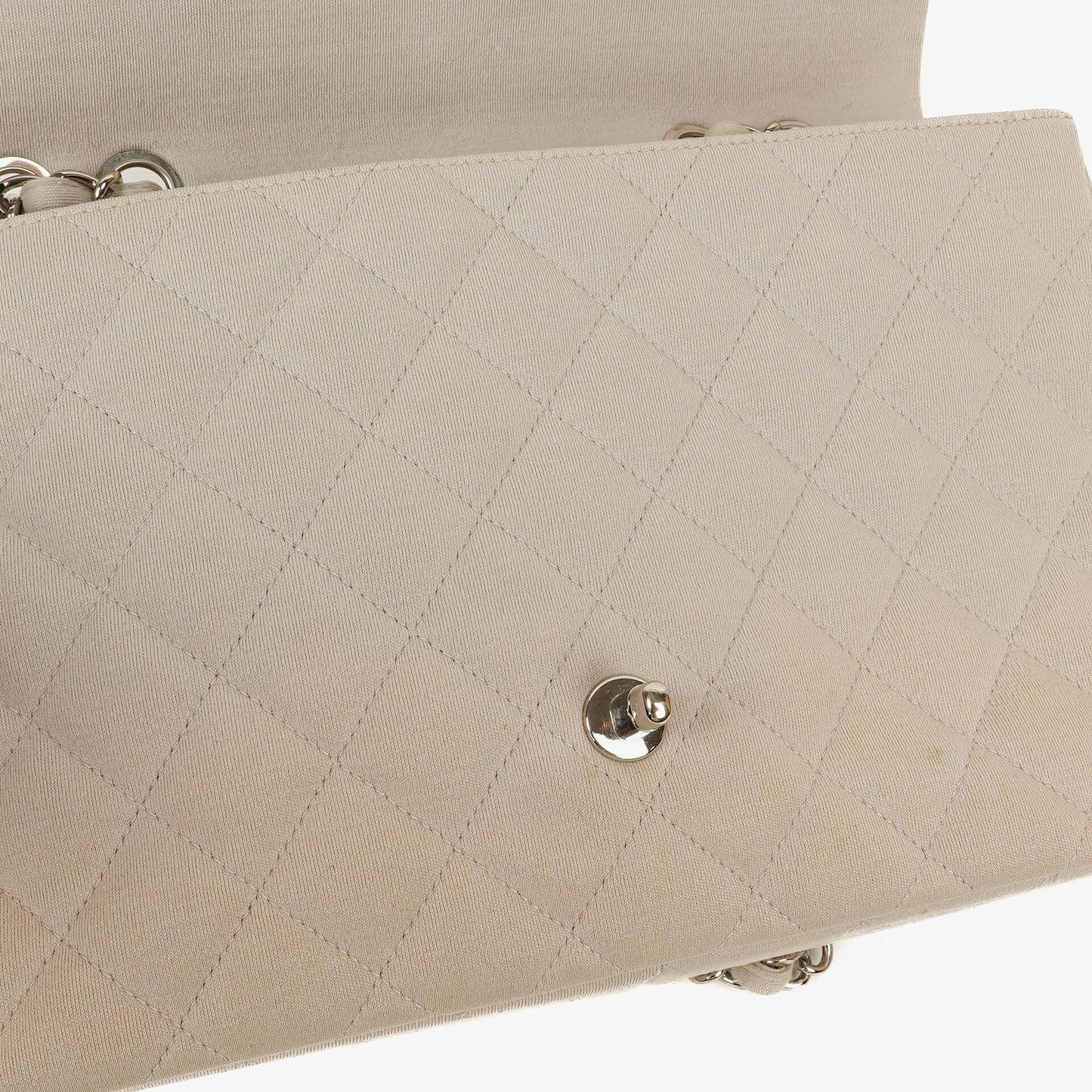 Chanel Jumbo Classic Single Flap Bag aus Jersey mit silberfarbenen Beschlägen