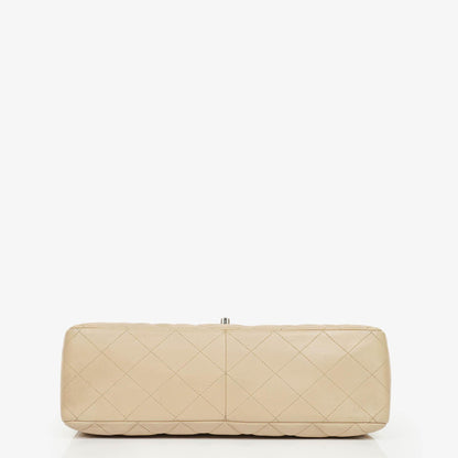 Chanel Jumbo Classic Single Flap Tasche aus gestepptem Lammleder mit silberfarbener Hardware