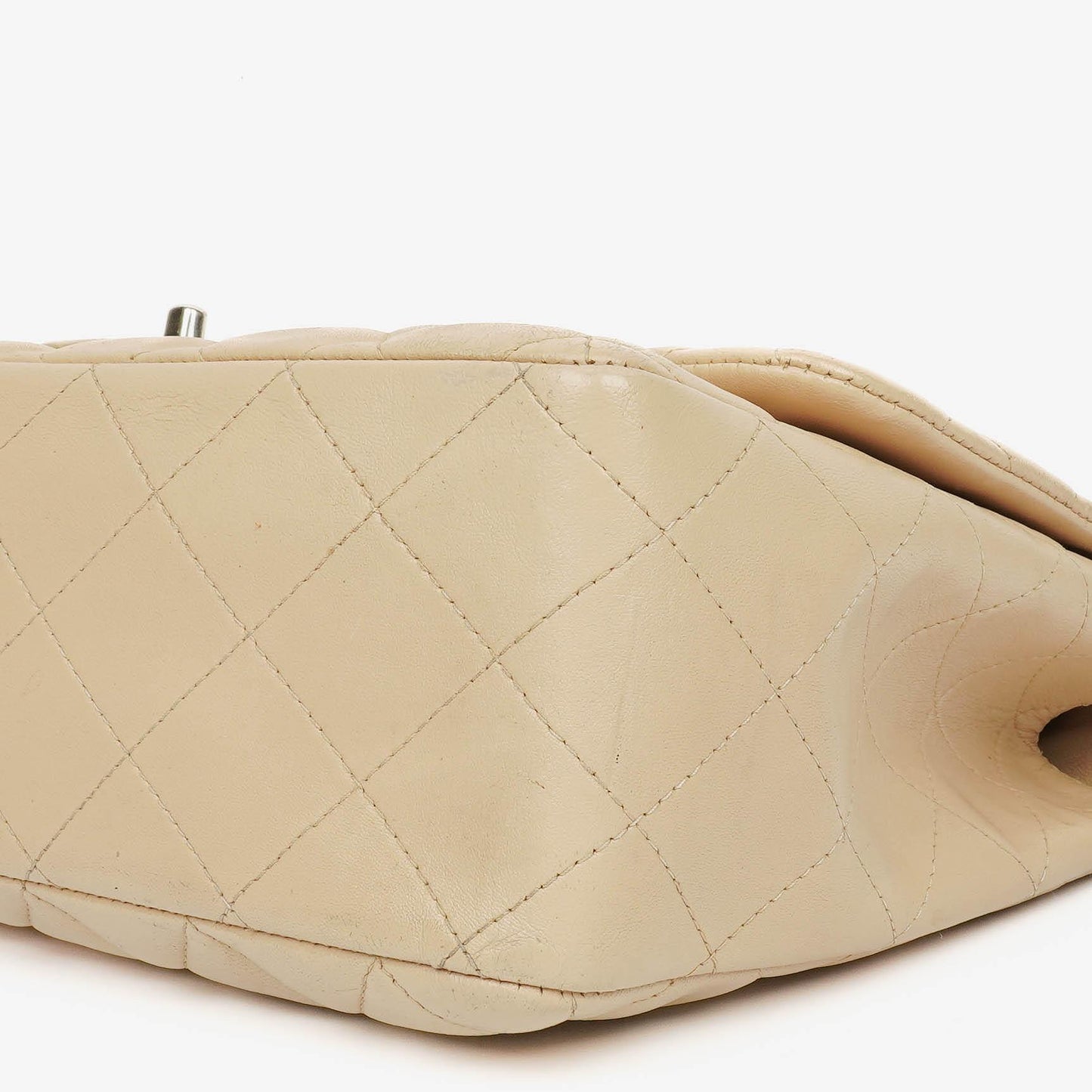 Chanel Jumbo Classic Single Flap Tasche aus gestepptem Lammleder mit silberfarbener Hardware