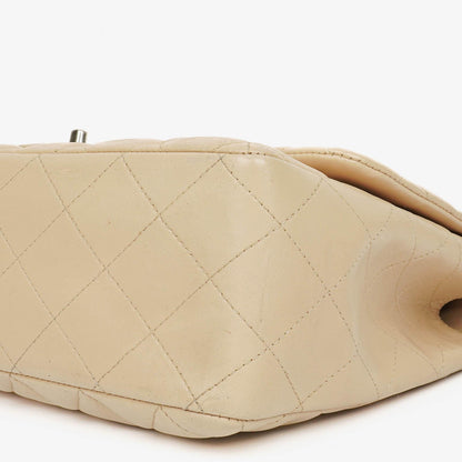 Chanel Jumbo Classic Single Flap Tasche aus gestepptem Lammleder mit silberfarbener Hardware