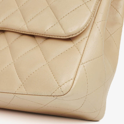 Chanel Jumbo Classic Single Flap Tasche aus gestepptem Lammleder mit silberfarbener Hardware