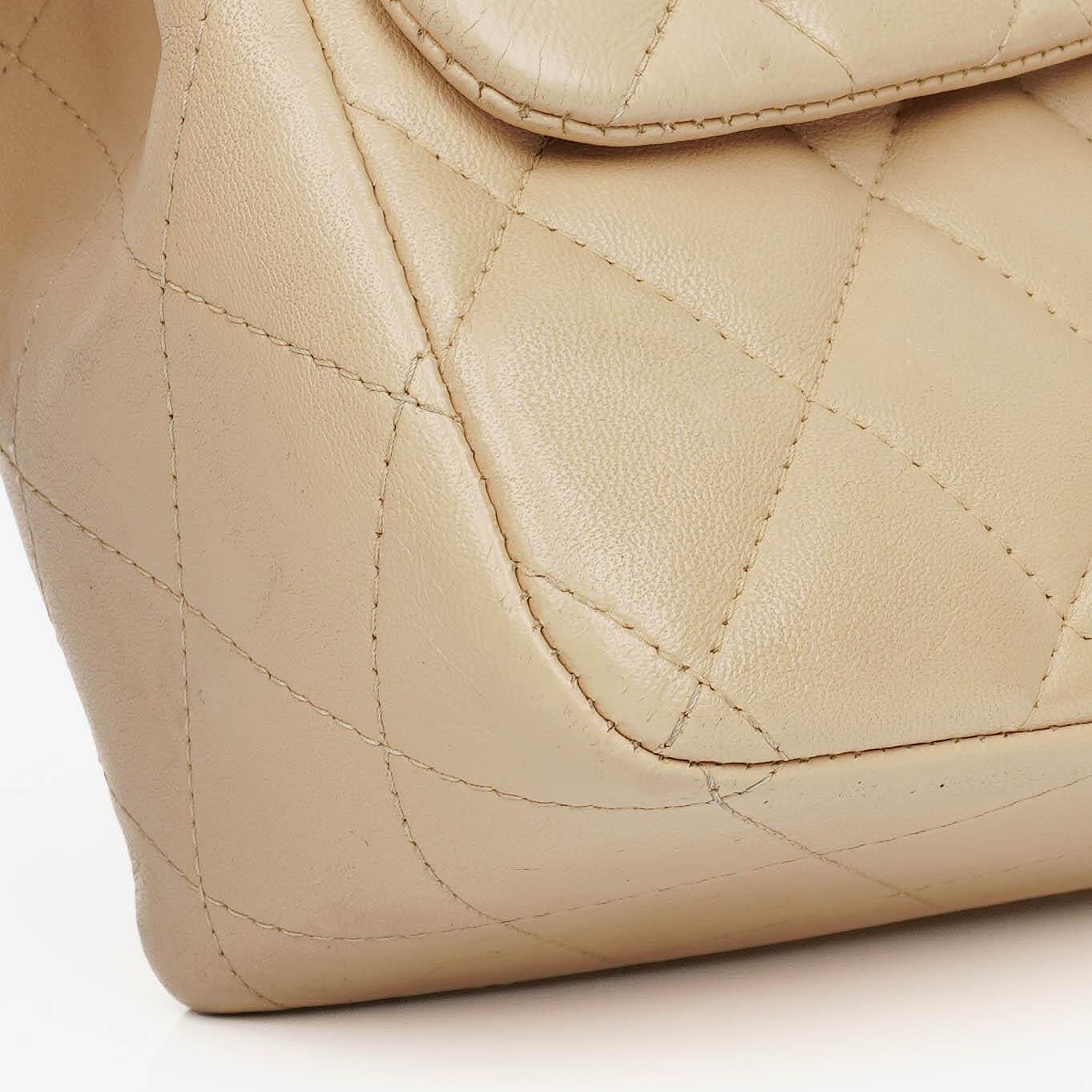 Chanel Jumbo Classic Single Flap Tasche aus gestepptem Lammleder mit silberfarbener Hardware