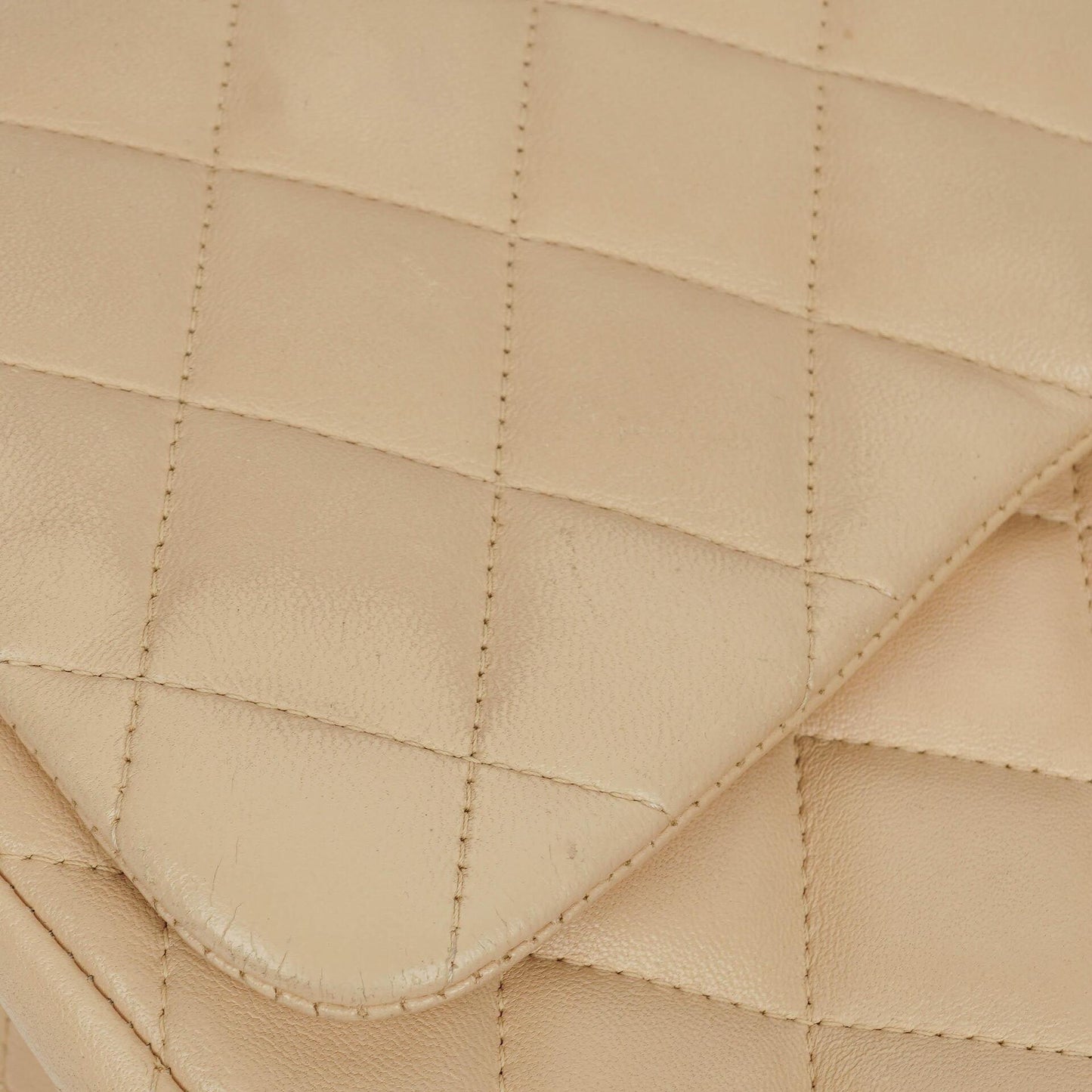 Chanel Jumbo Classic Single Flap Tasche aus gestepptem Lammleder mit silberfarbener Hardware