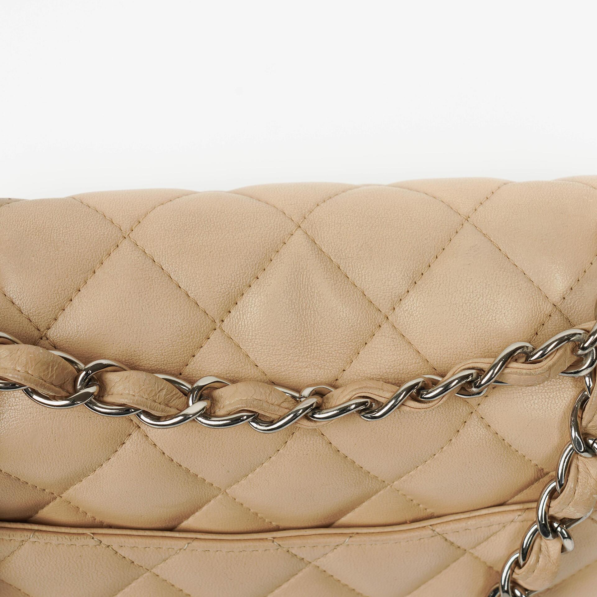 Chanel Jumbo Classic Single Flap Tasche aus gestepptem Lammleder mit silberfarbener Hardware
