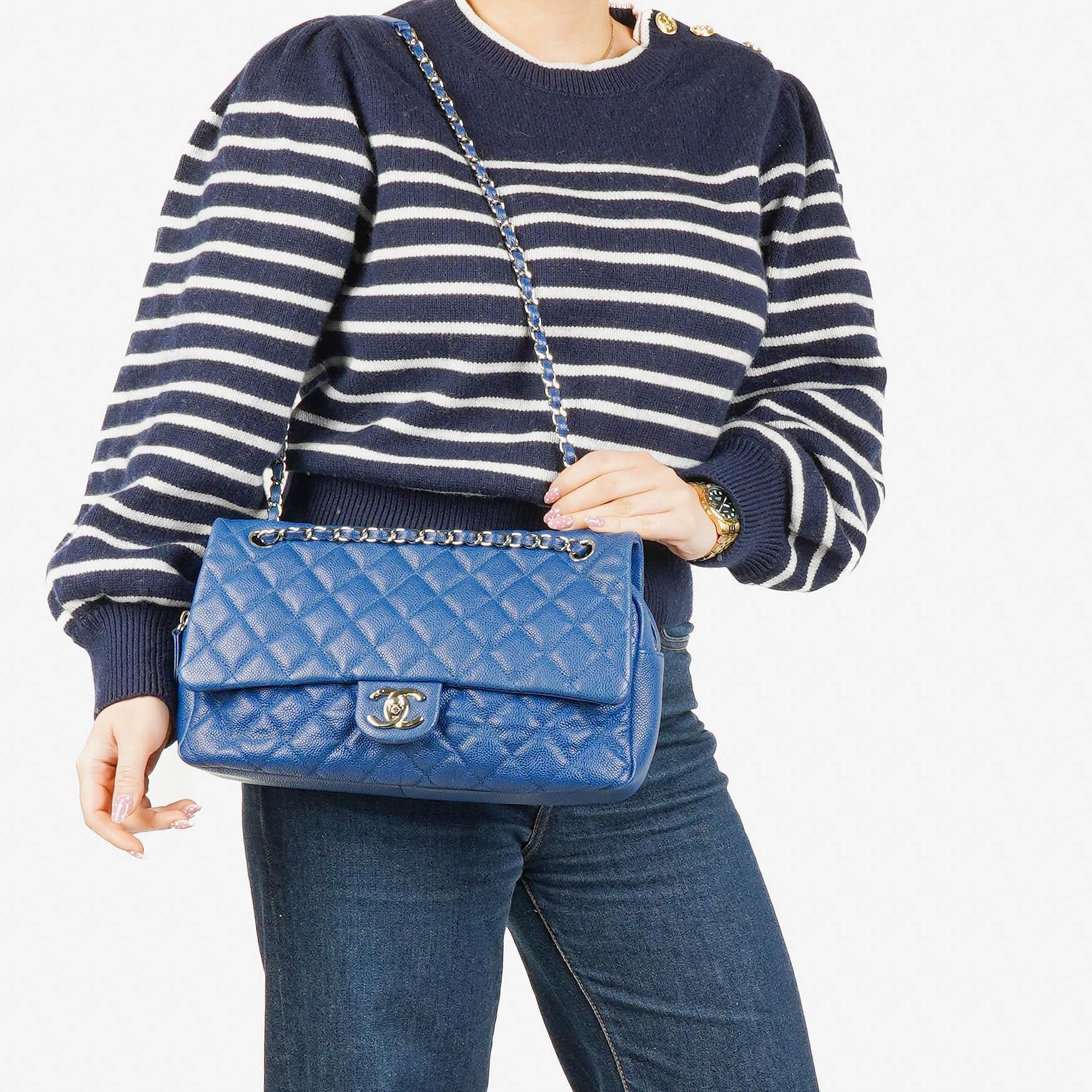 Chanel Jumbo Single Flap Tasche aus gestepptem Caviar-Leder mit silberfarbener Hardware