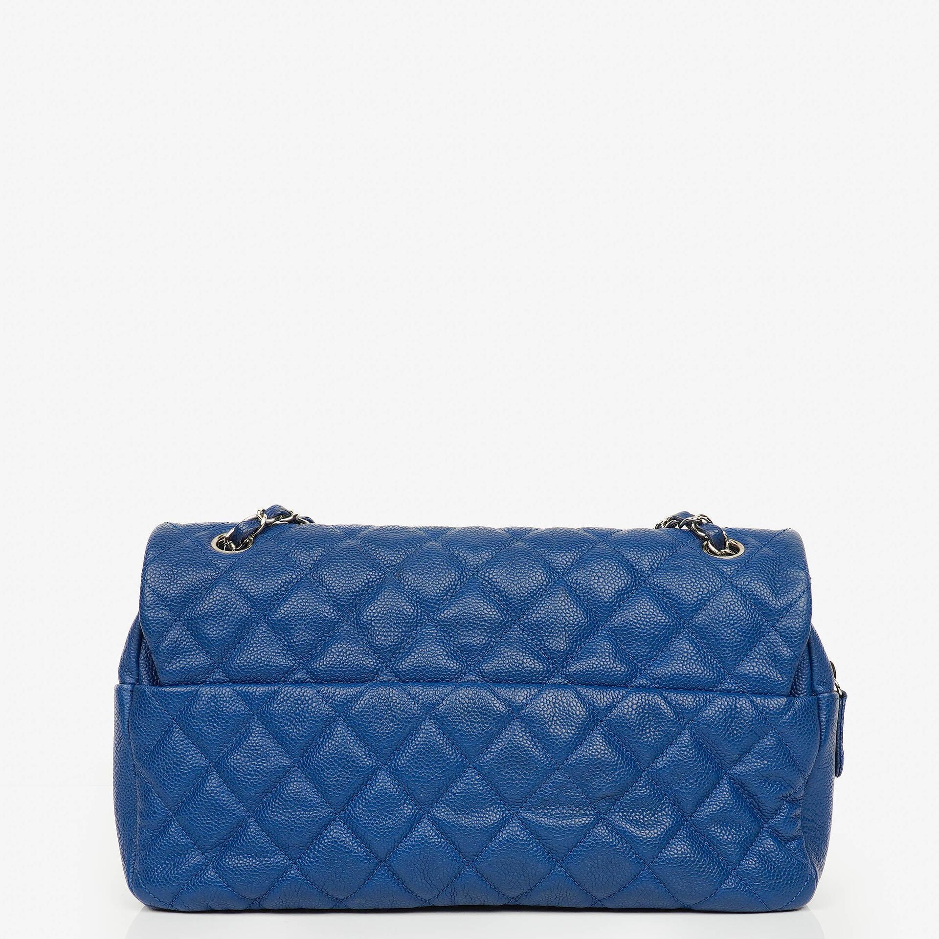 Chanel Jumbo Single Flap Tasche aus gestepptem Caviar-Leder mit silberfarbener Hardware