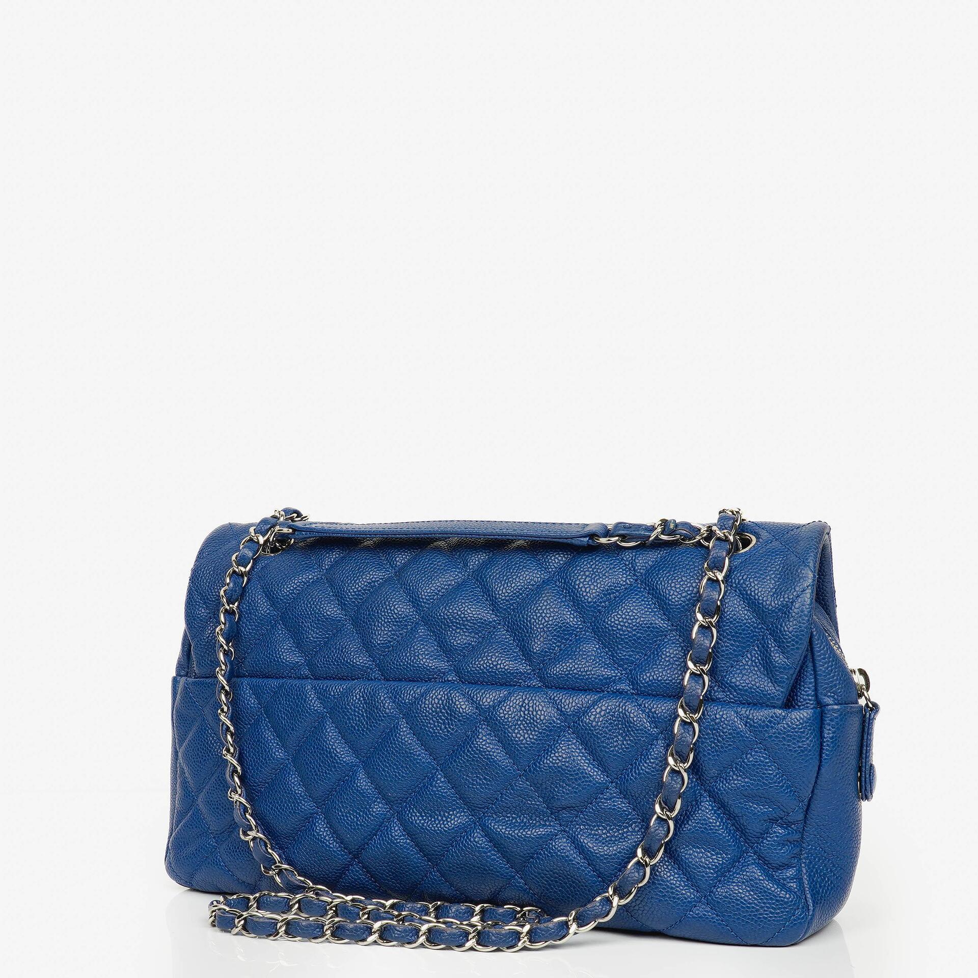 Chanel Jumbo Single Flap Tasche aus gestepptem Caviar-Leder mit silberfarbener Hardware