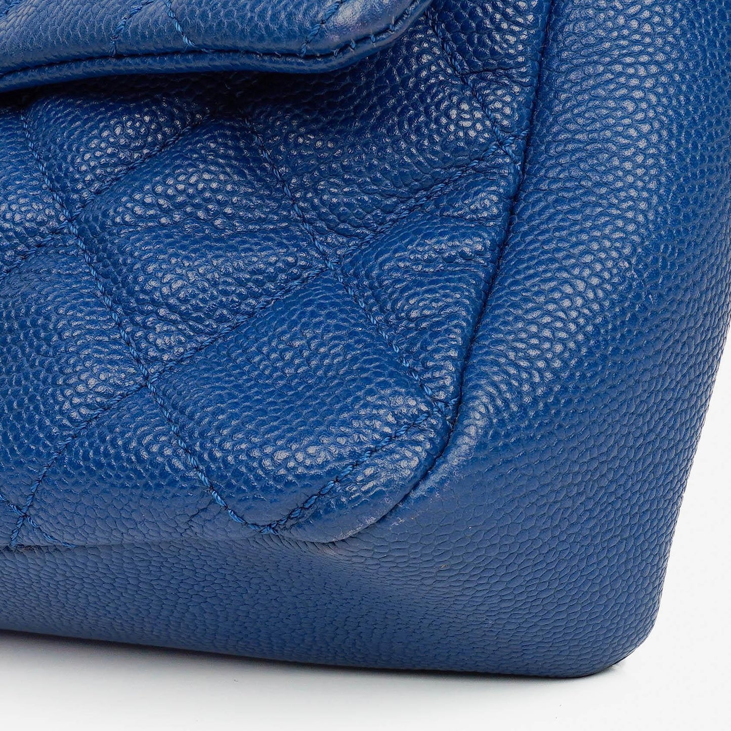 Chanel Jumbo Single Flap Tasche aus gestepptem Caviar-Leder mit silberfarbener Hardware