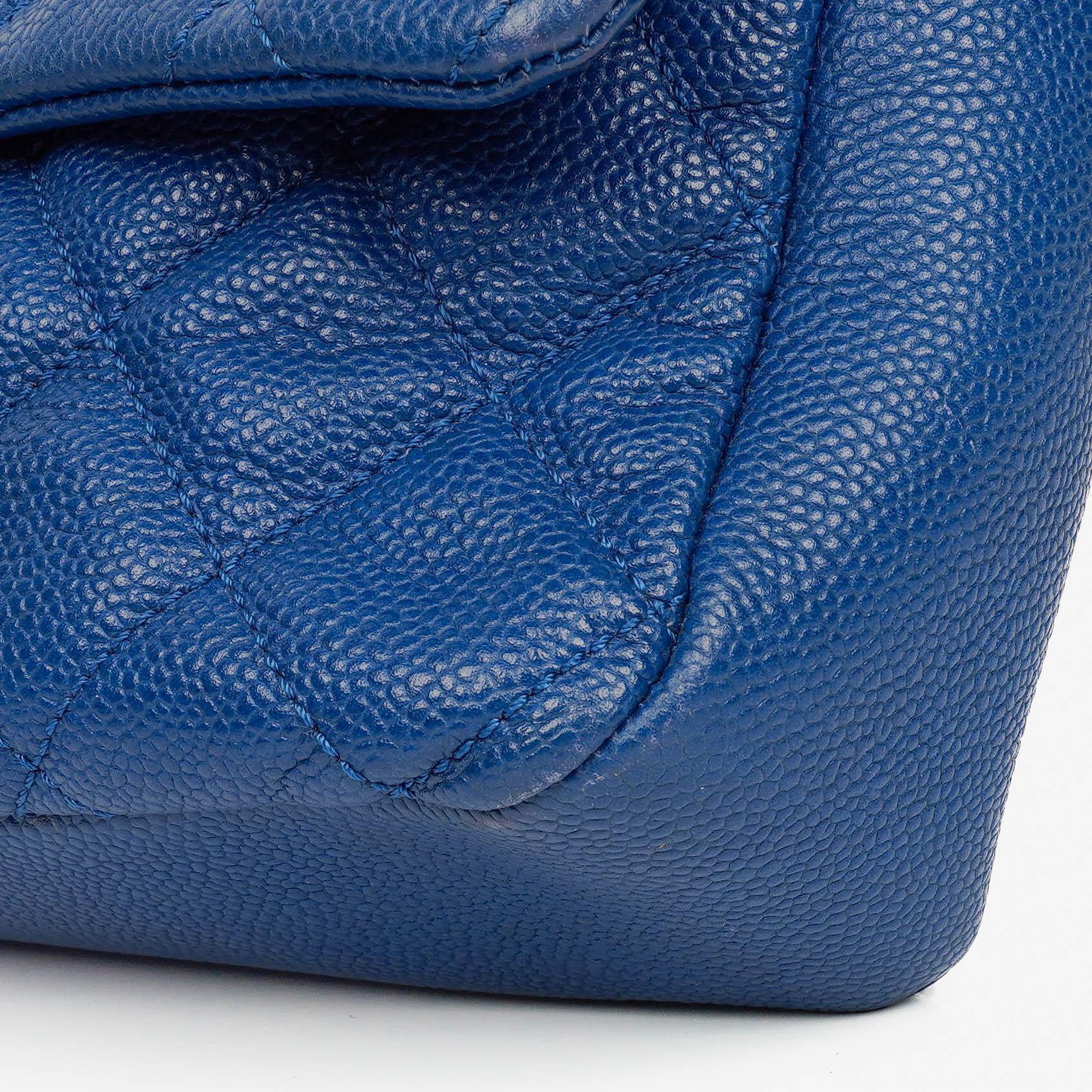 Chanel Jumbo Single Flap Tasche aus gestepptem Caviar-Leder mit silberfarbener Hardware